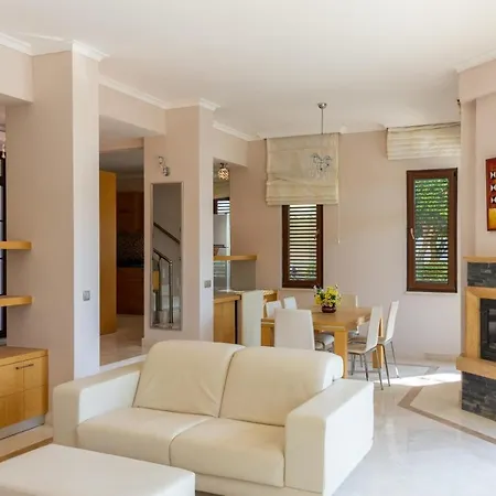 Apartment Gold City